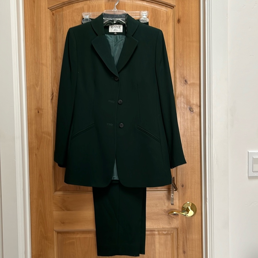 Kasper 2 piece pantsuit